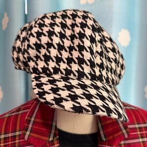 Lorenzo Houndstooth newsboy cap hat. OS fits most.